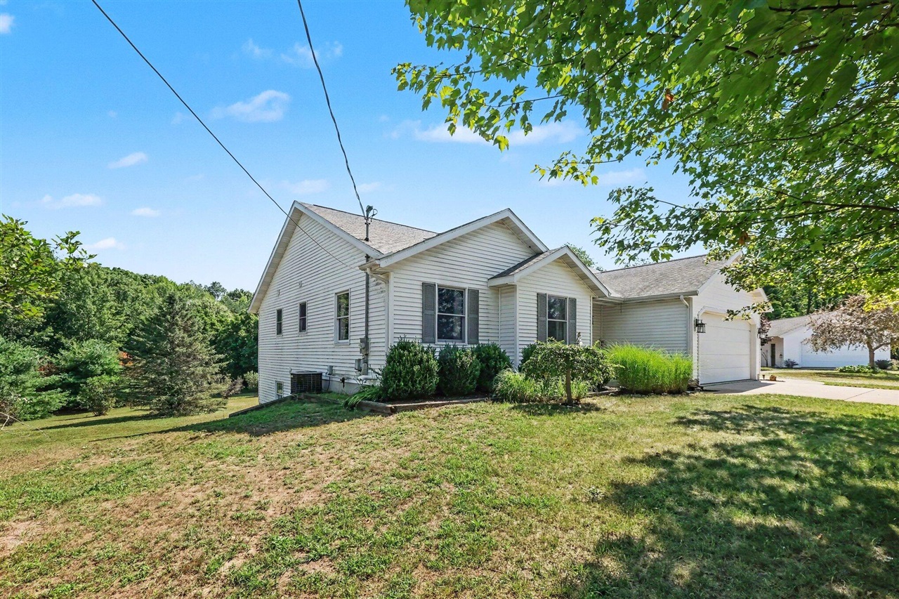 4th image of 15150 Hanna Ave, Cedar Springs, MI 49319 | MLS# 70550219