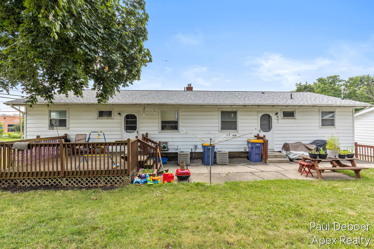 3rd image of 3542 Fuller Ave, Grand Rapids, MI 49508 | MLS# 70550222