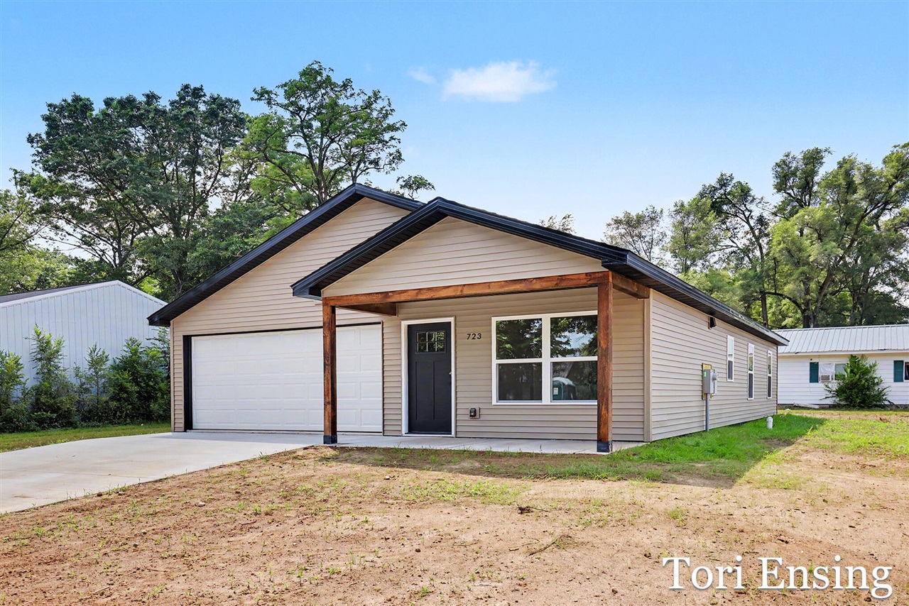 4th image of 723 N Burgess St, Greenville, MI 48838 | MLS# 70550228