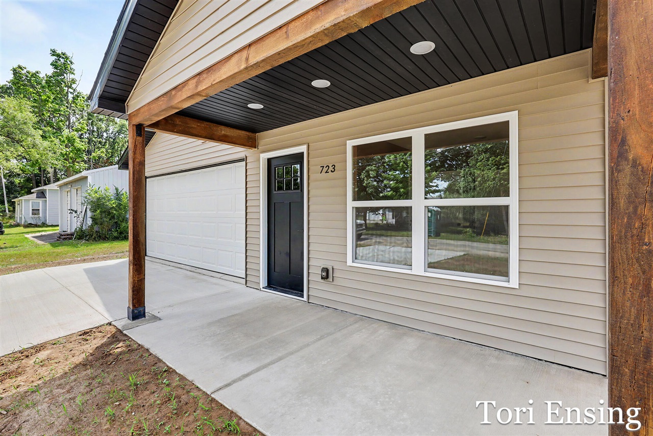 5th image of 723 N Burgess St, Greenville, MI 48838 | MLS# 70550228