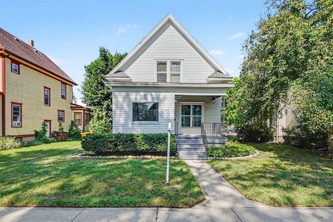 1st image of 1014 S University Ave, Mount Pleasant, MI 48858 | MLS# 70550235