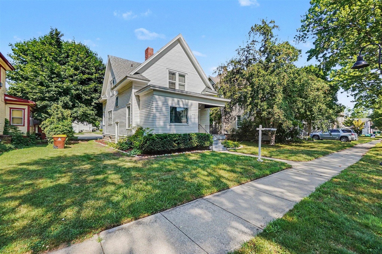 3rd image of 1014 S University Ave, Mount Pleasant, MI 48858 | MLS# 70550235