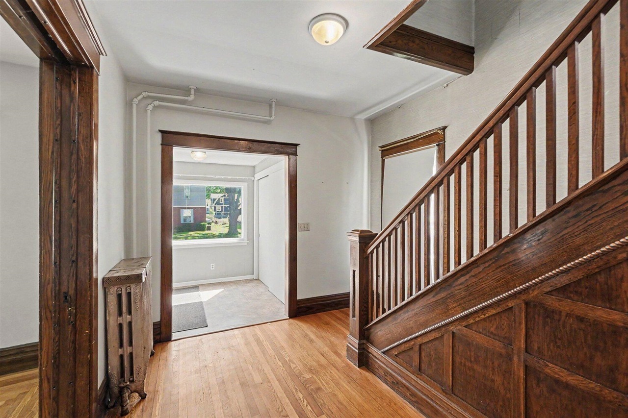 5th image of 1014 S University Ave, Mount Pleasant, MI 48858 | MLS# 70550235