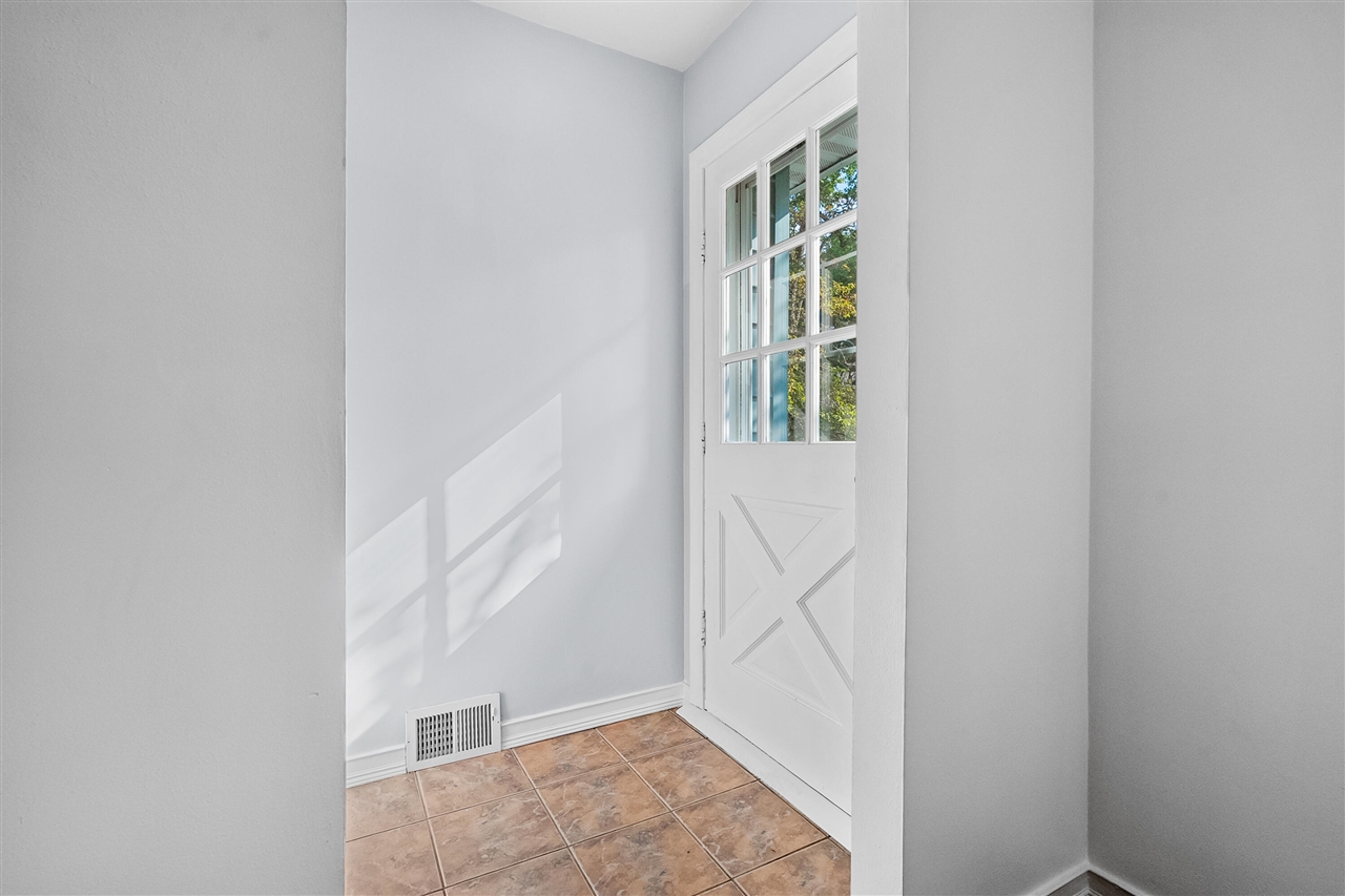 2nd image of 1028 Ferndale Ave, Kalamazoo, MI 49001 | MLS# 70550253