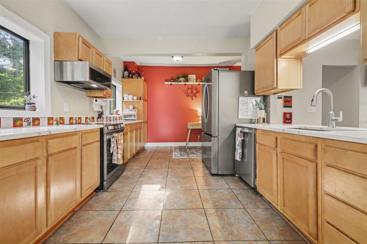 4th image of 2067 Riverbank Ave, Grand Rapids, MI 49525 | MLS# 70550254