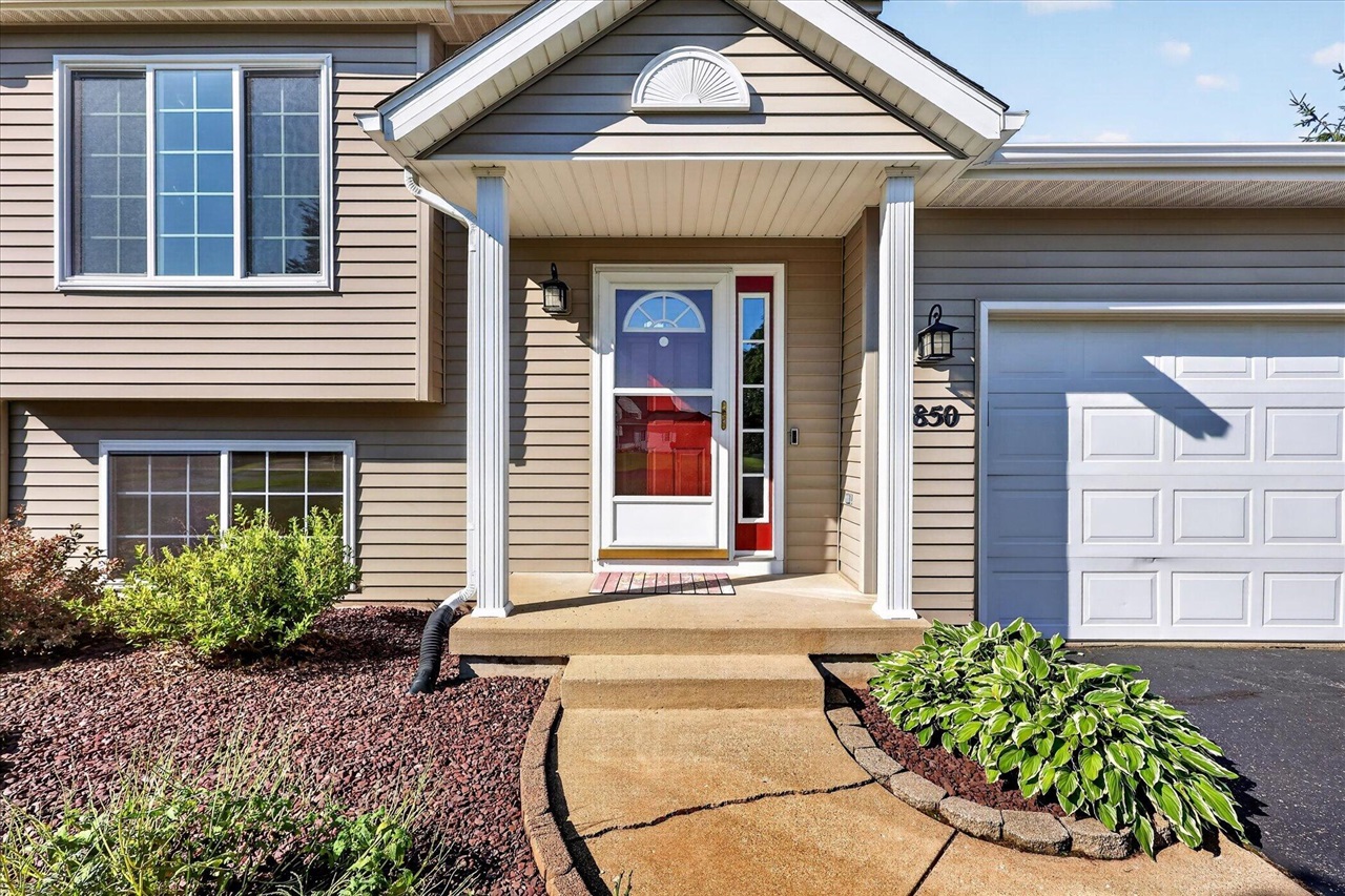 4th image of 2850 Bark Ct, Cedar Springs, MI 49319