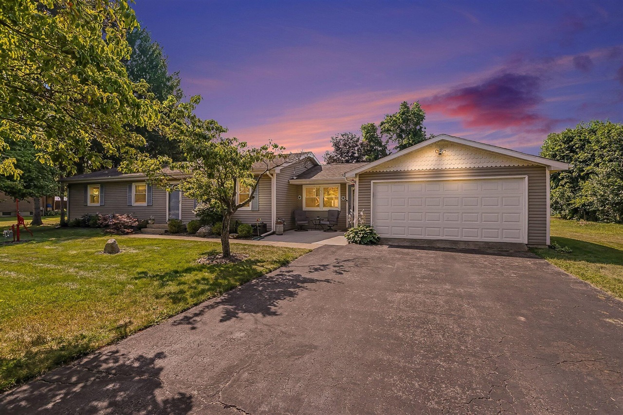 1st image of 28783 Sarabyn St, Dowagiac, MI 49047 | MLS# 70550268
