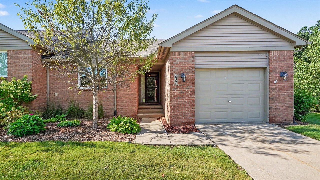 1st image of 637 Bristol Dr, Chelsea, MI 48118 | MLS# 70550284