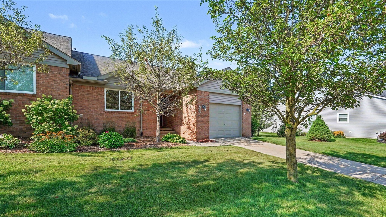 2nd image of 637 Bristol Dr, Chelsea, MI 48118 | MLS# 70550284