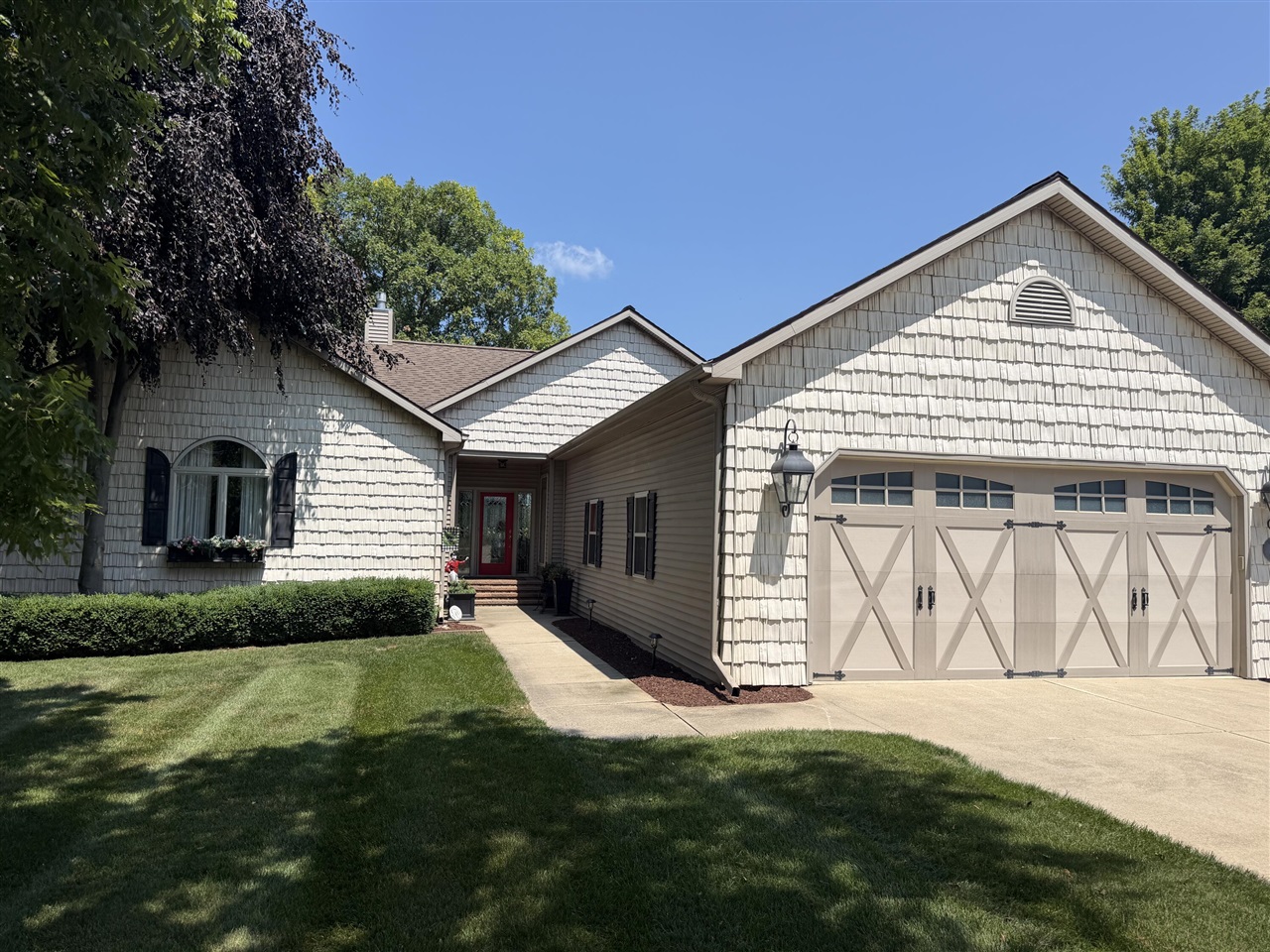 2nd image of 4240 Dawn Dr, Hillsdale, MI 49242 | MLS# 70550318