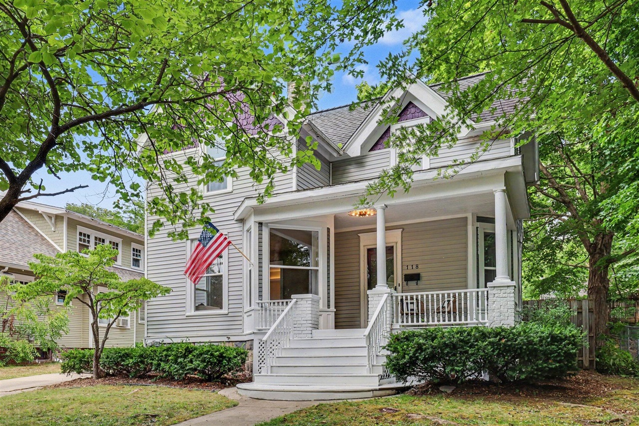 1st image of 118 N Jefferson St, Ionia, MI 48846 | MLS# 70550350