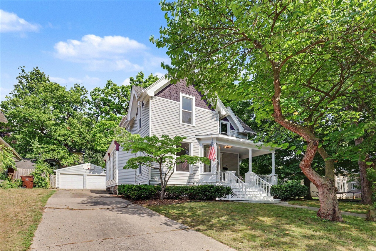 2nd image of 118 N Jefferson St, Ionia, MI 48846 | MLS# 70550350
