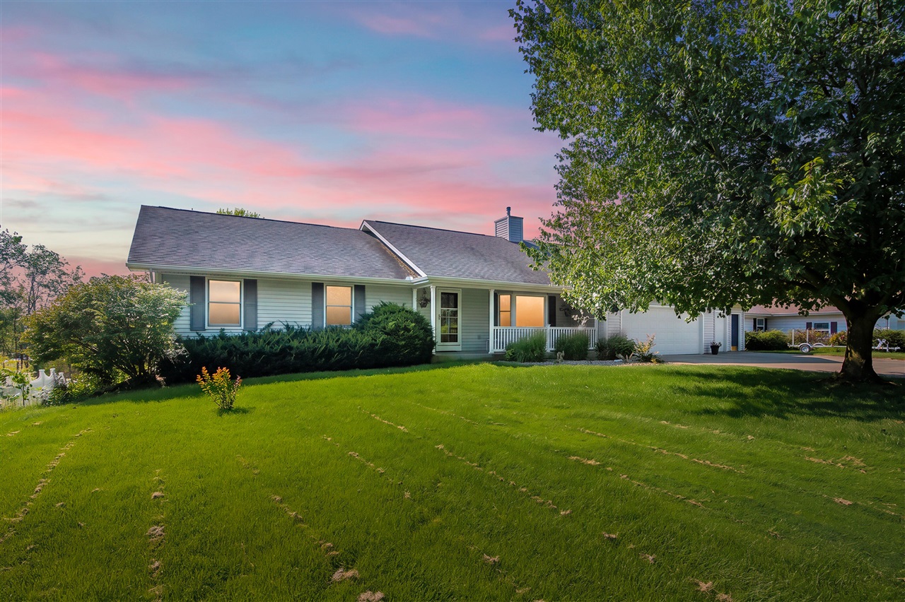1st image of 12085 W Indian Lake Dr, Vicksburg, MI 49097 | MLS# 70550358