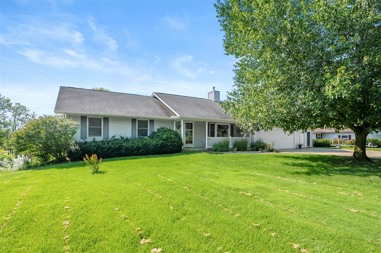 2nd image of 12085 W Indian Lake Dr, Vicksburg, MI 49097 | MLS# 70550358