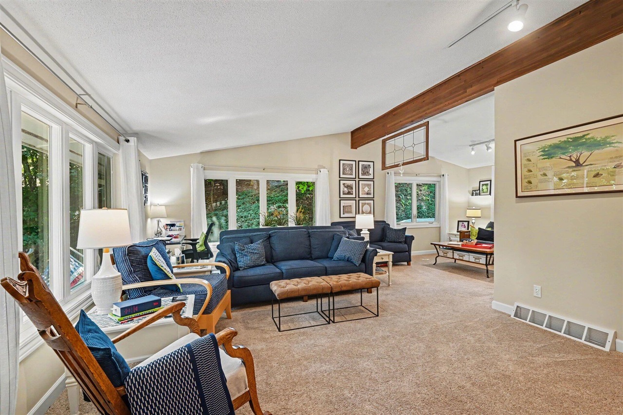 4th image of 405 Slayton Ave, Grand Haven, MI 49417 | MLS# 70550363
