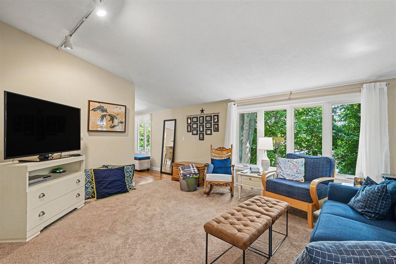 5th image of 405 Slayton Ave, Grand Haven, MI 49417 | MLS# 70550363