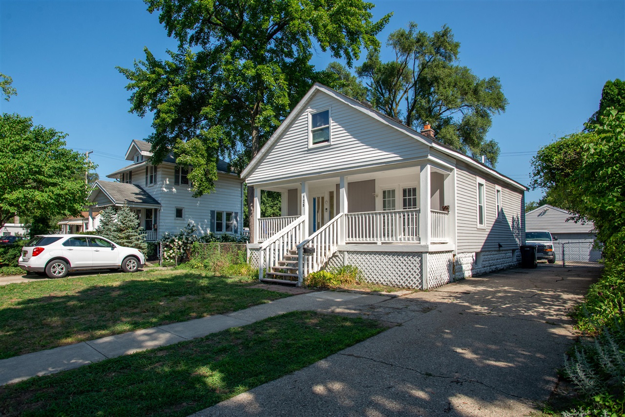 3rd image of 125 E Lawrence Ave, Royal Oak, MI 48073 | MLS# 70550372