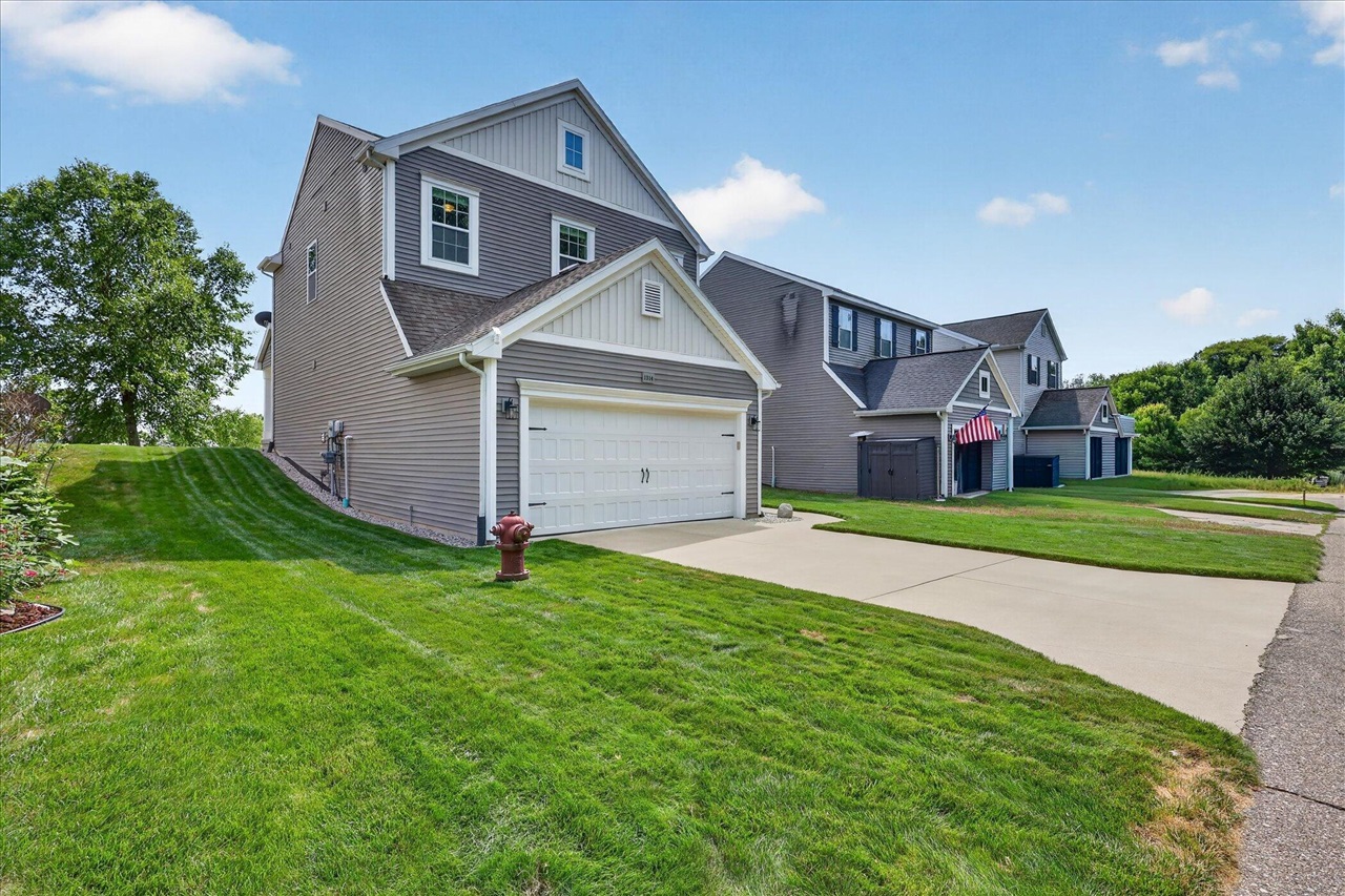 1st image of 1314 Highland Hl, Lowell, MI 49331 | MLS# 70550390