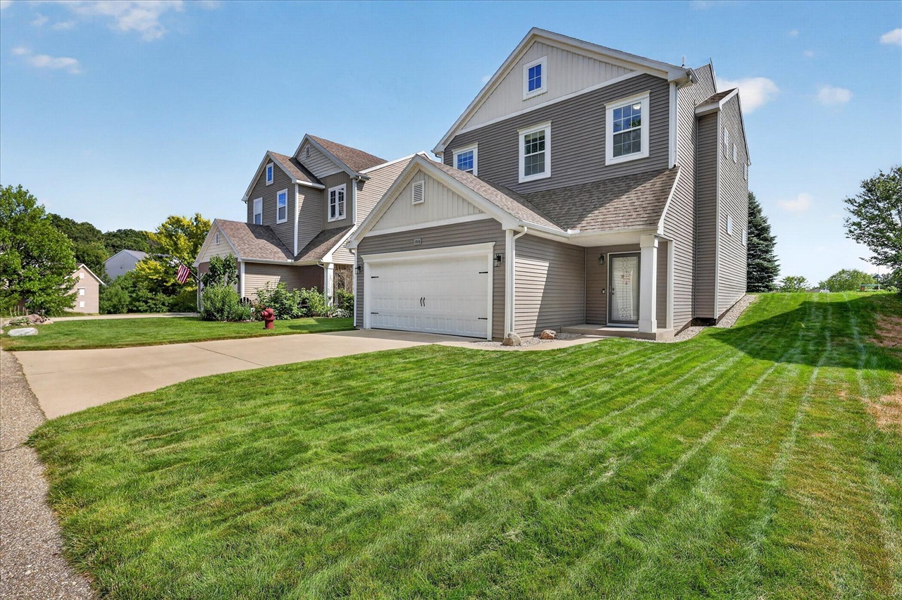 4th image of 1314 Highland Hl, Lowell, MI 49331 | MLS# 70550390