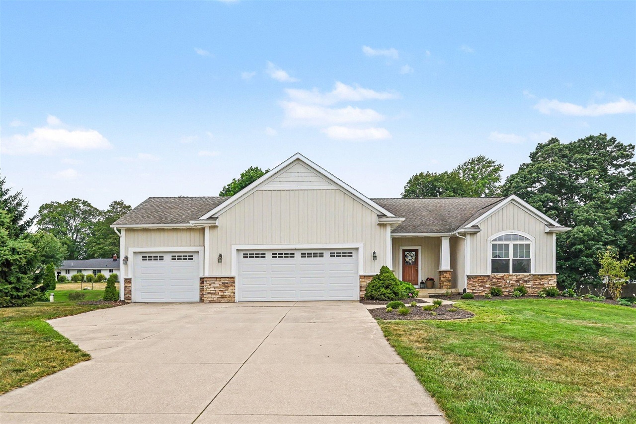 1st image of 1875 Lester Ln, Hudsonville, MI 49426 | MLS# 70550420