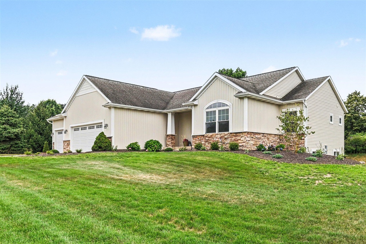3rd image of 1875 Lester Ln, Hudsonville, MI 49426 | MLS# 70550420