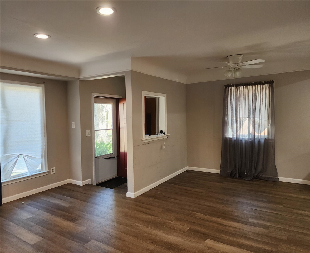 Photo 2 of Sale Pending at 24180 Kipling St, Oak Park, MI 48237 | MLS# 70550424 | Listing updated on 2026-09-01