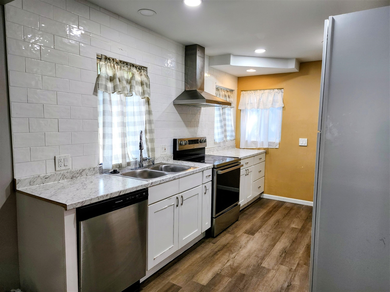 Photo 4 of Sale Pending at 24180 Kipling St, Oak Park, MI 48237 | MLS# 70550424 | Listing updated on 2026-09-01