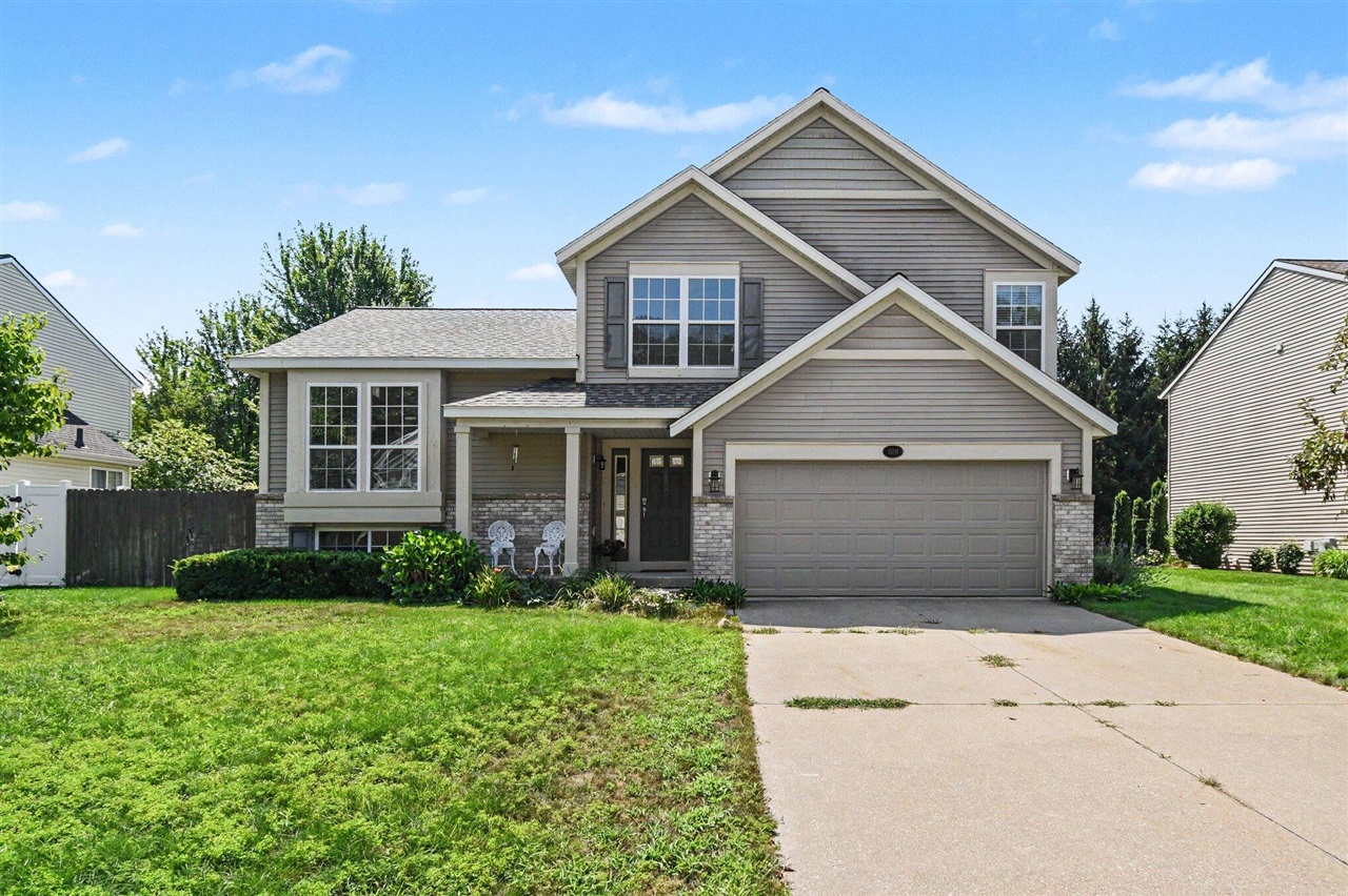 1st image of 15116 Briarwood St, Grand Haven, MI 49417 | MLS# 70550436