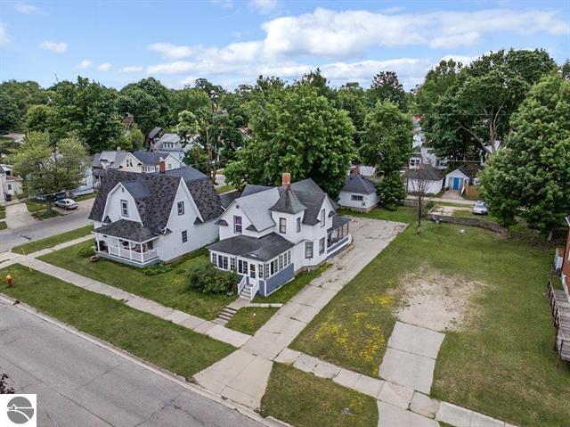 2nd image of 218 Cottage St, Cadillac, MI 49601 | MLS# 70550445