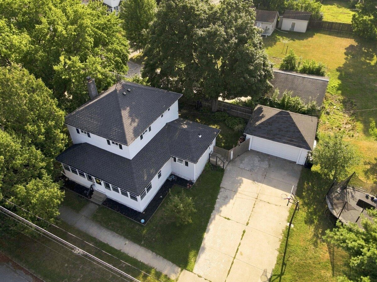 2nd image of 826 S Park St, Hastings, MI 49058 | MLS# 70550448