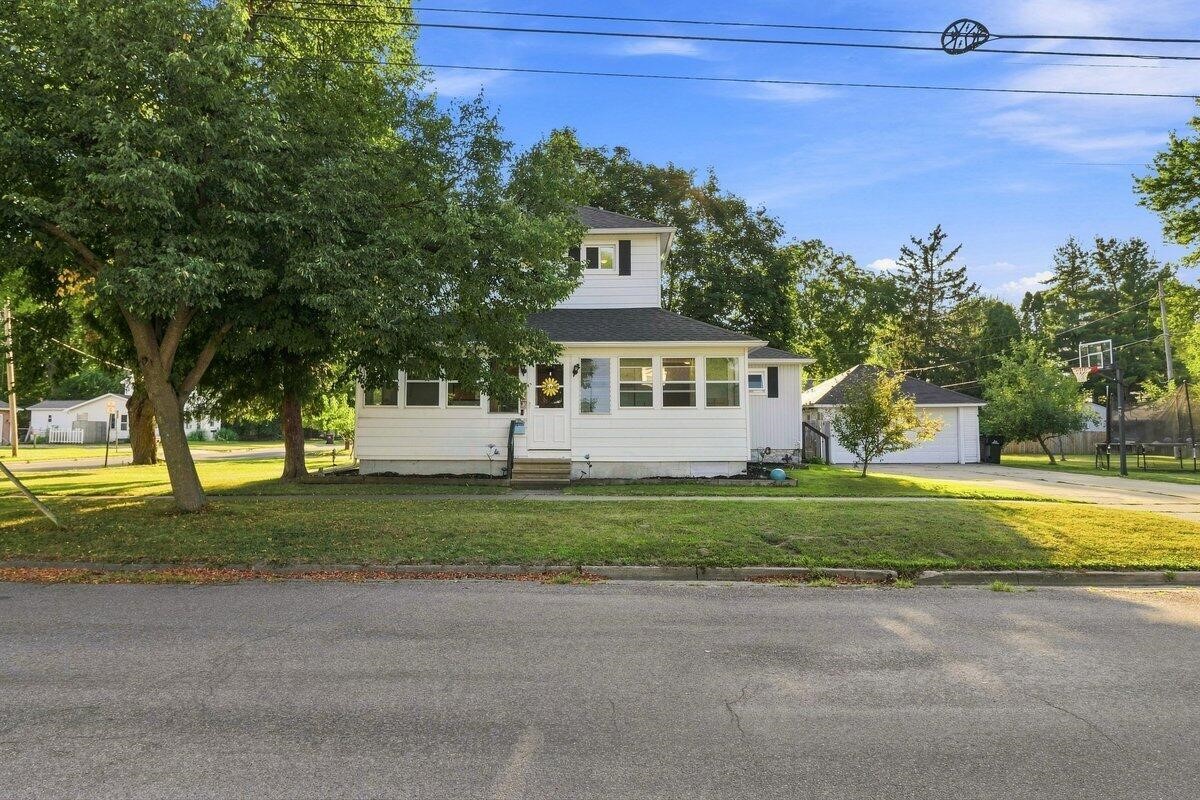3rd image of 826 S Park St, Hastings, MI 49058 | MLS# 70550448