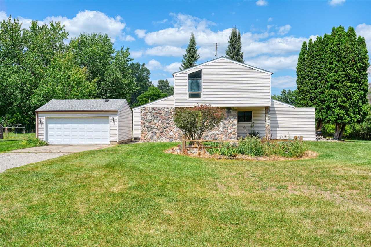 2nd image of 13142 Taylor Rd, Brooklyn, MI 49230 | MLS# 70550456