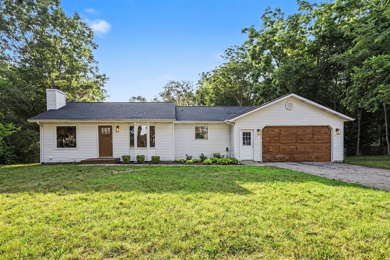 1st image of 4372 Hunsberger Ave, Grand Rapids, MI 49525 | MLS# 70550458