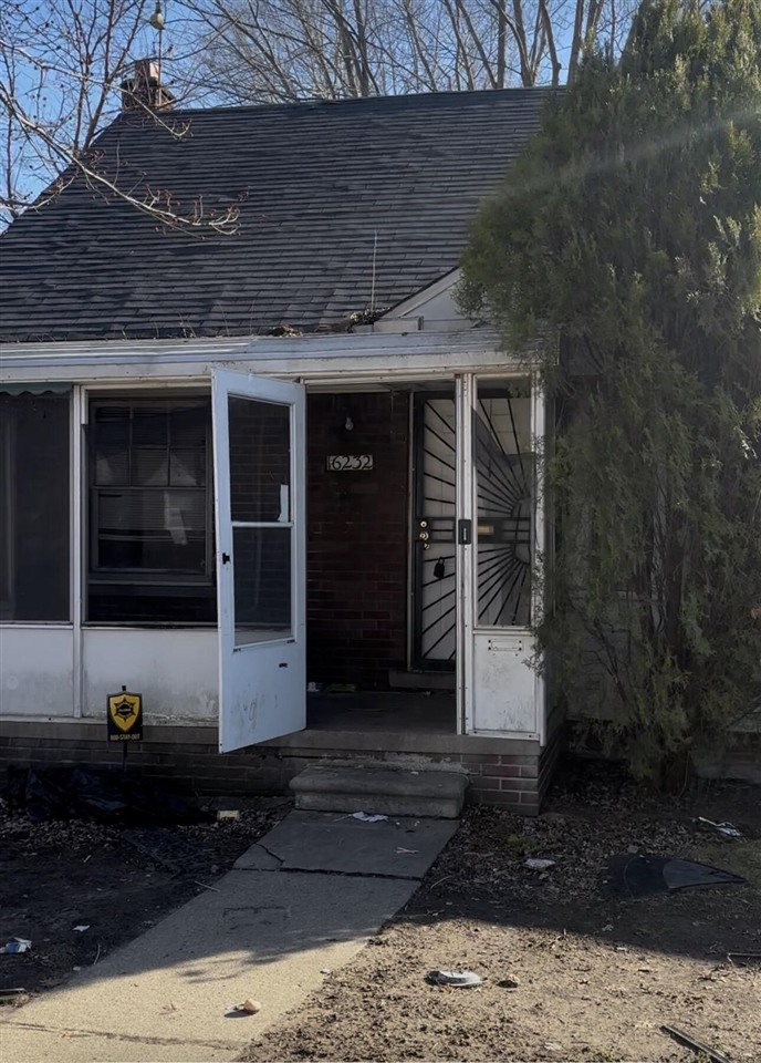 1st image of 16232 Manning St, Detroit, MI 48205 | MLS# 70550484