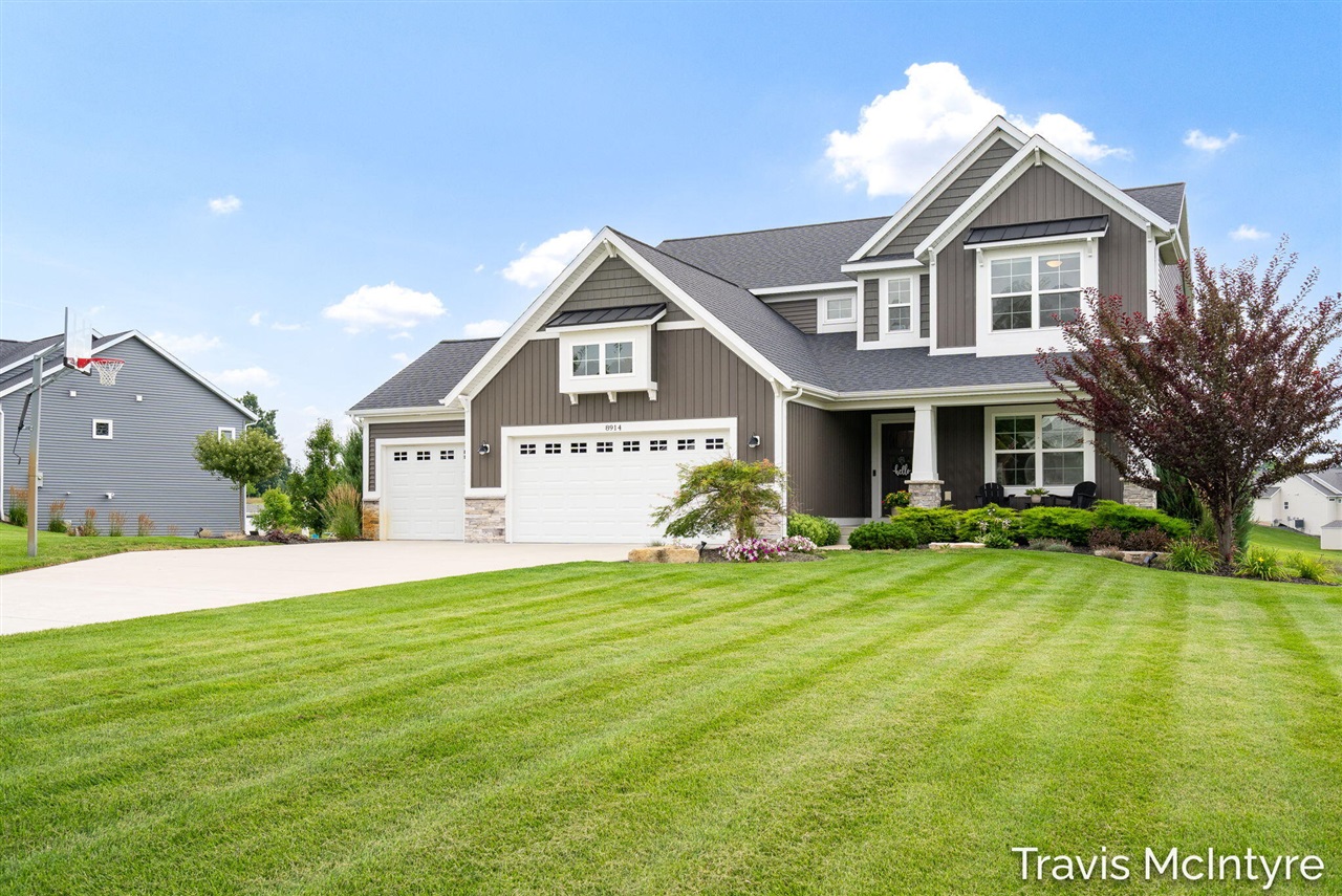 2nd image of 8914 Sterling Hills Dr, Rockford, MI 49341 | MLS# 70550490
