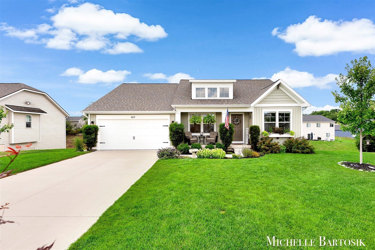 2nd image of 469 Seneca Ridge Dr, Middleville, MI 49333 | MLS# 70550491
