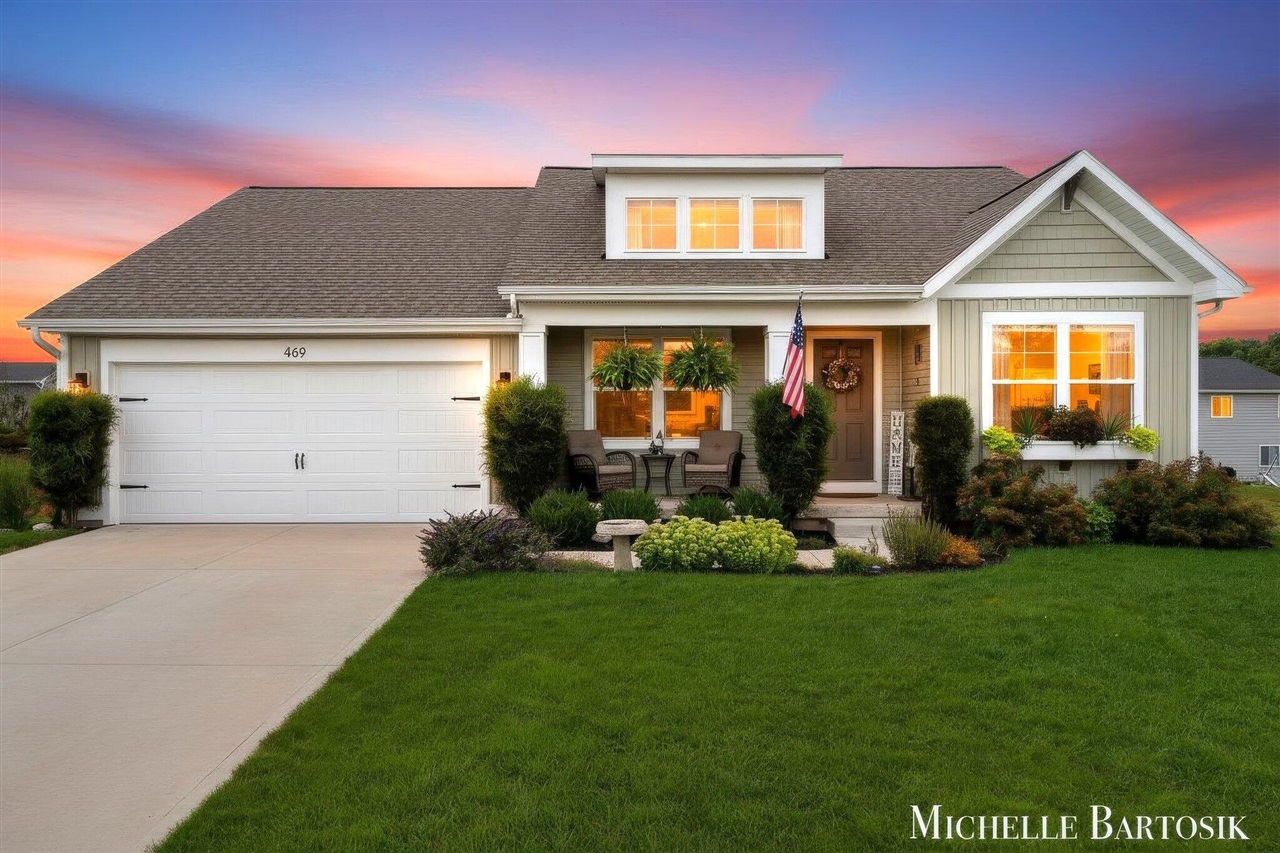 3rd image of 469 Seneca Ridge Dr, Middleville, MI 49333 | MLS# 70550491