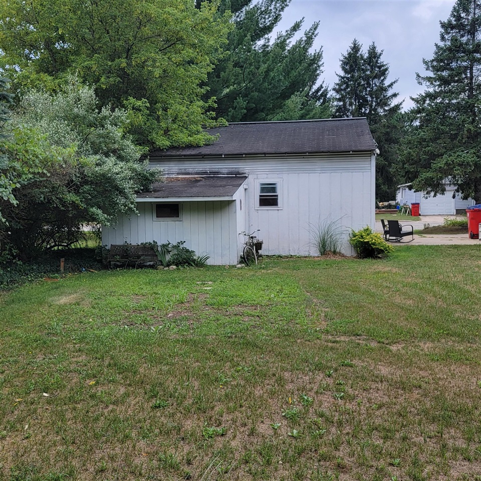 39th image of 8 E Barton St, Newaygo, MI 49337 | MLS# 70550492
