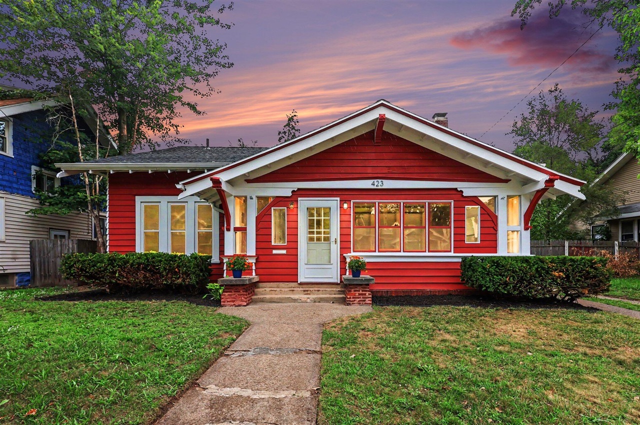 1st image of 423 Ardmore St, Grand Rapids, MI 49507 | MLS# 70550493
