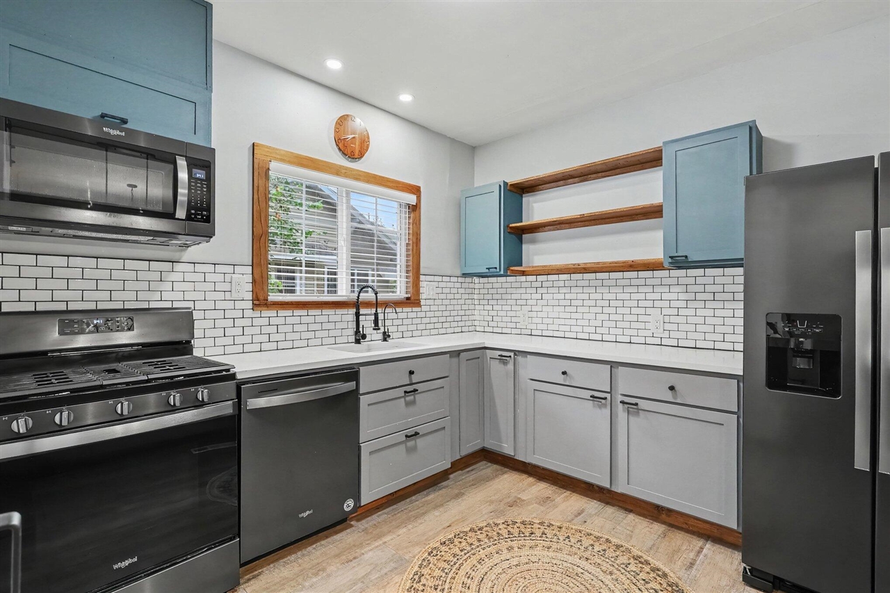 2nd image of 423 Ardmore St, Grand Rapids, MI 49507 | MLS# 70550493