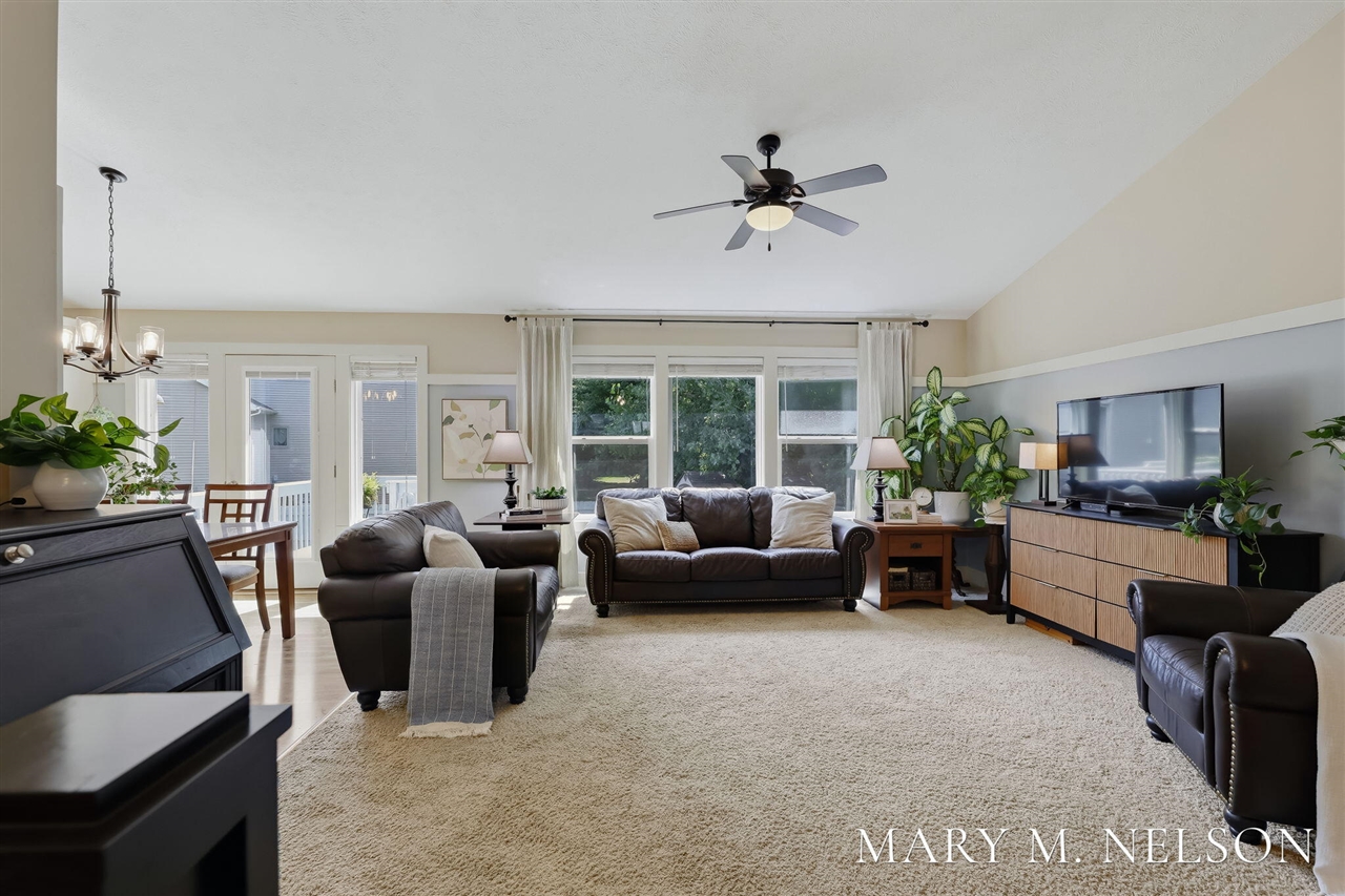 4th image of 5705 Kenstyn Dr, Grandville, MI 49418 | MLS# 70550503