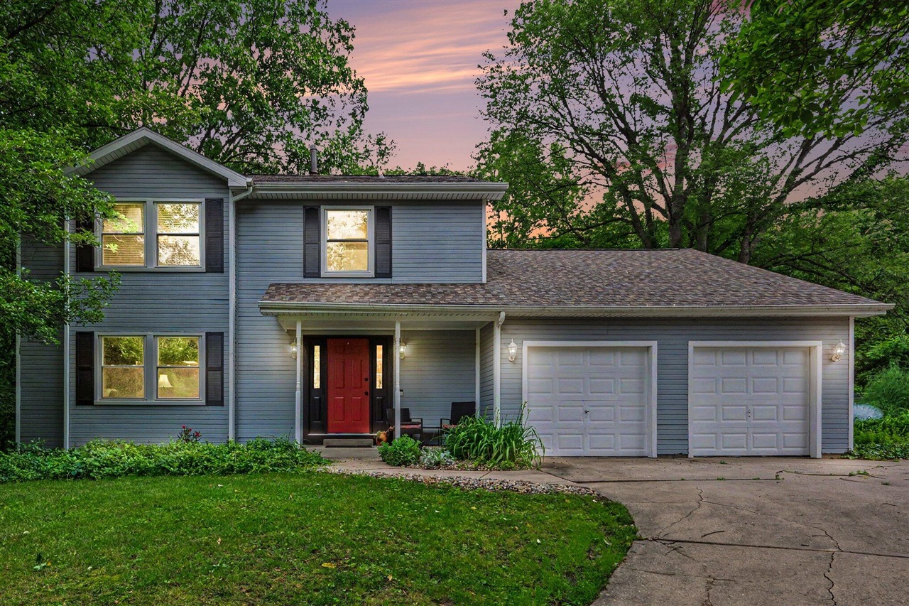 1st image of 22300 Wynsmythe Dr, Mattawan, MI 49071 | MLS# 70550511