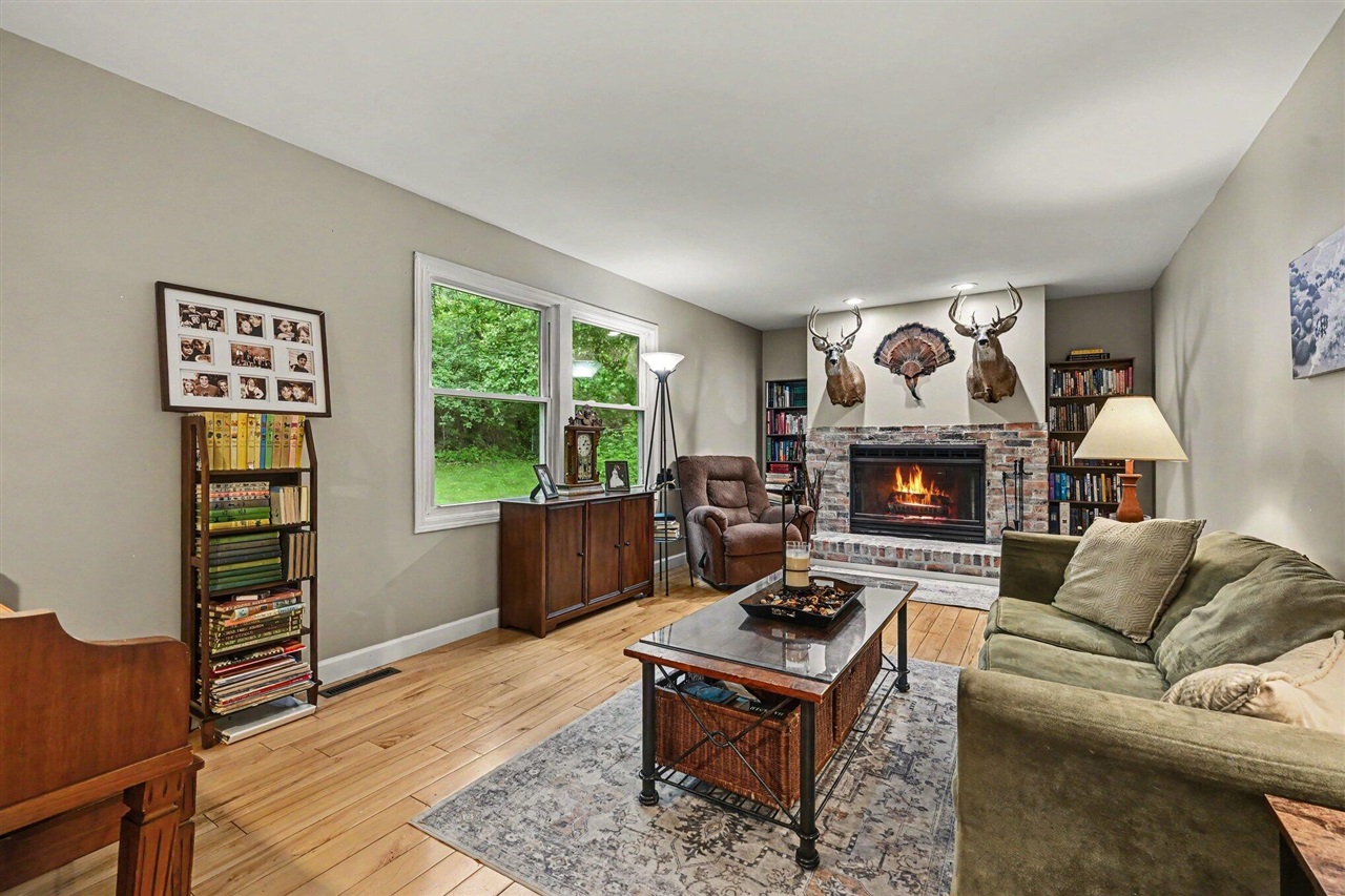 2nd image of 22300 Wynsmythe Dr, Mattawan, MI 49071 | MLS# 70550511