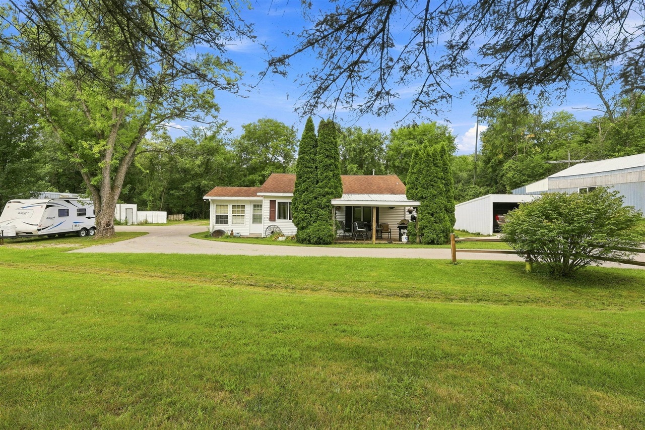 2nd image of 2899 Tanner Lake Rd, Hastings, MI 49058 | MLS# 70550524