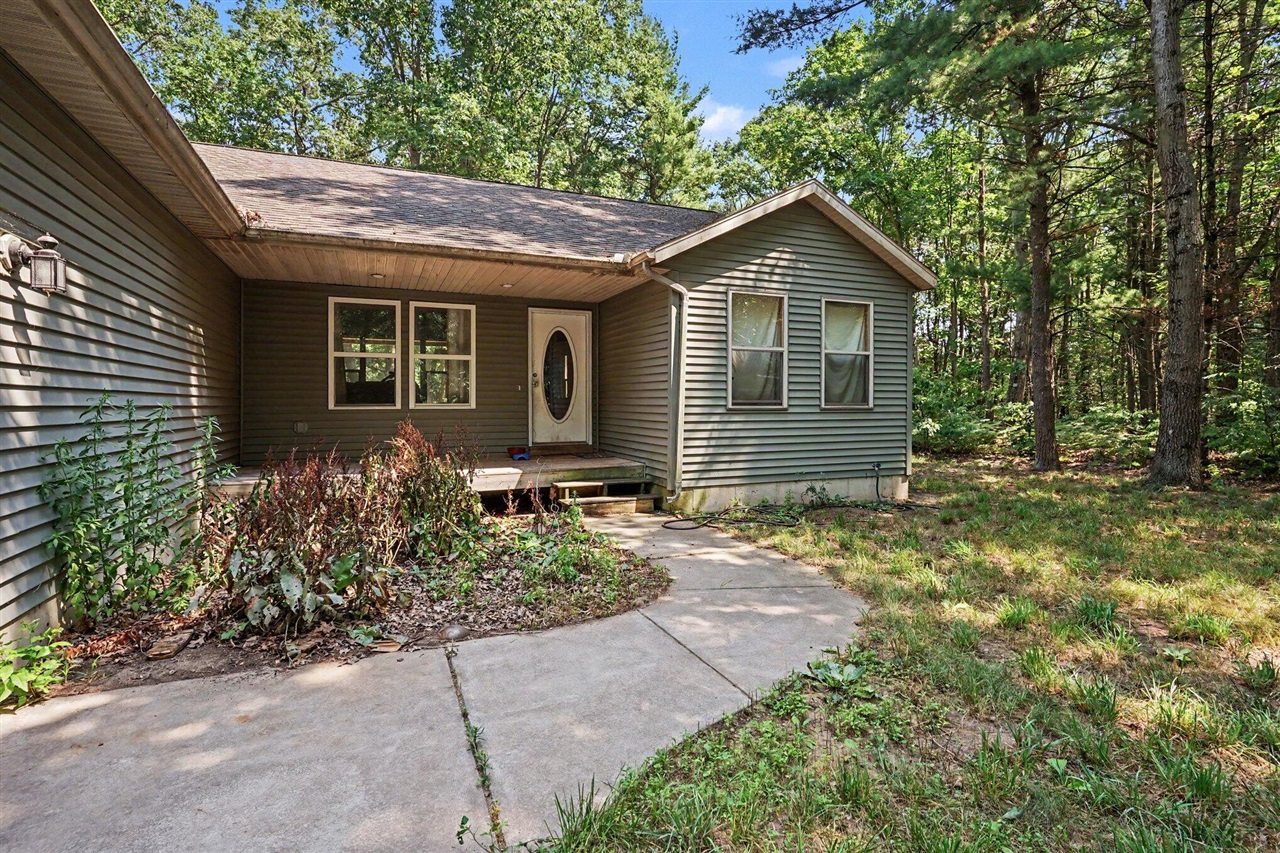 5th image of 416 E River Rd, Muskegon, MI 49445 | MLS# 70550533