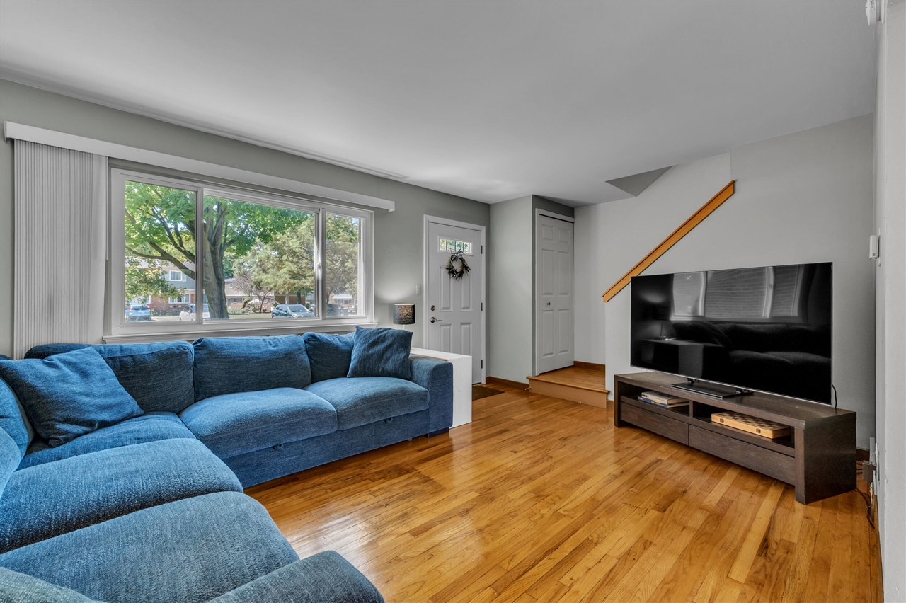 3rd image of 3161 Wolverine Dr, Ann Arbor, MI 48108 | MLS# 70550538