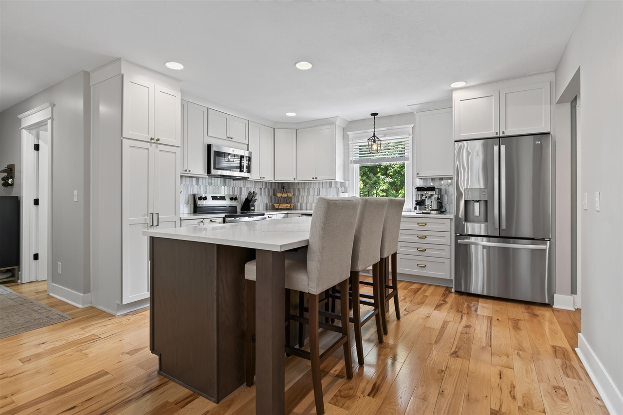2nd image of 5461 Caravel Dr, Wyoming, MI 49418 | MLS# 70550539