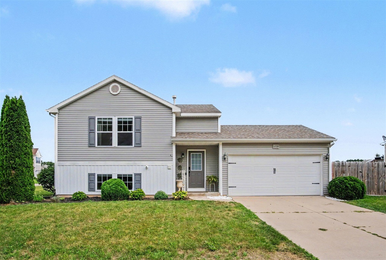 Photo 2 of Single family home for sale at 11720 E Bear Meadows Dr, Alto, MI 49302 | MLS# 70550547 | Listing updated on 2026-09-12