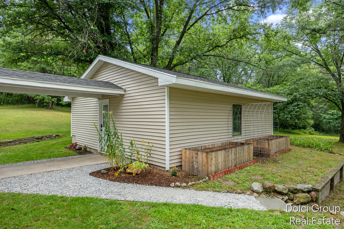 3rd image of 1585 Clinton Ln, White Cloud, MI 49349 | MLS# 70550575