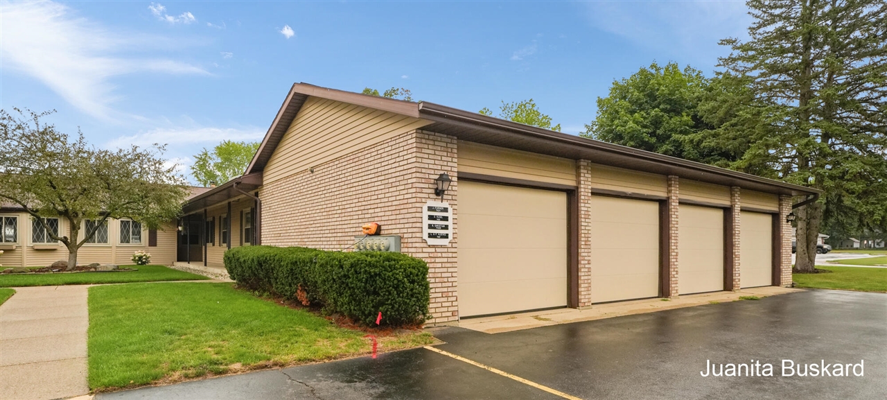 29th image of 7435 Pine Grove Dr, Jenison, MI 49428 | MLS# 70550589